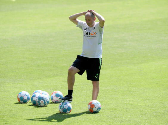 Co Trainer Oliver Neuville (Borussia Moenchengladbach) 03.07.2021, Fussball GER, Saison 2021 2022, 1. Bundesliga, Trainingsauftakt Borussia Mönchengladbach im Borussia Park, , Foto: Weis TEAM2sportphoto Moenchengladbach Nordrhein Westfalen Deutschland