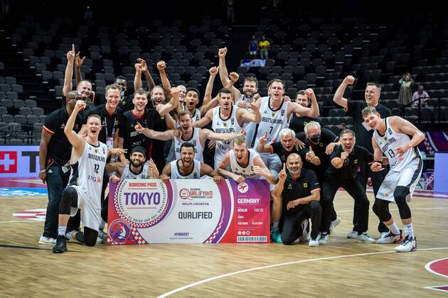 Basketball Split 04.07.2021 Olympia-Qualifikation FIBA Olympic Qualifying Tournament 2020 Finale Deutschland (GER) - Brasilien (BRA) Deutschland gewinnt und qualifiziert sich fÂ¸r Olympia in Tokyo Isaac Bonga (Deutschland, No.00) Joshiko Saibou (Deutschland, No.01) Maodo Lo (Deutschland, No.04) Nils Giffey (Deutschland, No.05) Johannes Voigtmann (Deutschland, No.07) Jan Niklas Wimberg (Deutschland, No.06) Moritz Wagner (Deutschland, No.13) Lukas Wank (Deutschland, No.19) Danilo Barthel (Deutschland, No.22) Johannes Thiemann (Deutschland, No.32) Andreas Obst (Deutschland, No.42) Henrik RËÜdl (Deutschland, Bundestrainer) Rodl Roedl und andere