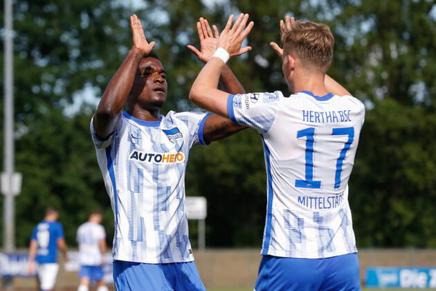 07.07.2021, xtgx, Fussball Testspiel, MSV Neuruppin - Hertha BSC Berlin emspor, v.l. Jhon Cordoba (Hertha, 15), Maximilian Mittelstaedt (Hertha, 17) Jubel, Torjubel, jubelt ueber das Tor, celebrate the goal, celebration (DFL DFB REGULATIONS PROHIBIT ANY USE OF PHOTOGRAPHS as IMAGE SEQUENCES and or QUASI-VIDEO) Neuruppin