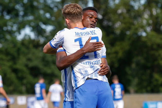 07.07.2021, xtgx, Fussball Testspiel, MSV Neuruppin - Hertha BSC Berlin emspor, v.l. Maximilian Mittelstaedt (Hertha, 17), Jhon Cordoba (Hertha, 15) Jubel, Torjubel, jubelt ueber das Tor, celebrate the goal, celebration (DFL DFB REGULATIONS PROHIBIT ANY USE OF PHOTOGRAPHS as IMAGE SEQUENCES and or QUASI-VIDEO) Neuruppin