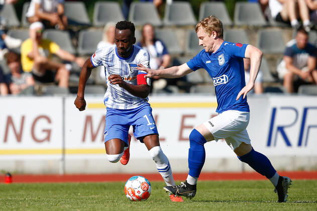07.07.2021, xtgx, Fussball Testspiel, MSV Neuruppin - Hertha BSC Berlin emspor, v.l. Dodi Lukebakio (Hertha, 11), Robin Hink (Neuruppin, 15) Zweikampf, Duell, Kampf, tackle (DFL DFB REGULATIONS PROHIBIT ANY USE OF PHOTOGRAPHS as IMAGE SEQUENCES and or QUASI-VIDEO) Neuruppin