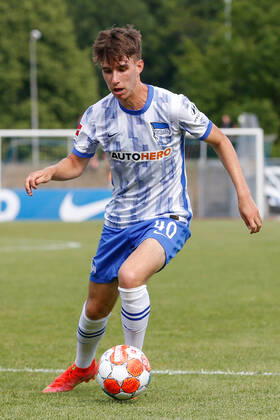 07.07.2021, xtgx, Fussball Testspiel, MSV Neuruppin - Hertha BSC Berlin emspor, v.l. Jonas Michelbrink (Hertha, 40) Freisteller, Einzelbild, Ganzkoerper, single frame (DFL DFB REGULATIONS PROHIBIT ANY USE OF PHOTOGRAPHS as IMAGE SEQUENCES and or QUASI-VIDEO) Neuruppin