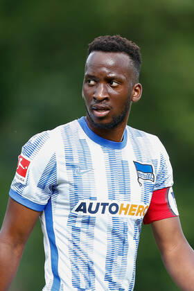 07.07.2021, xtgx, Fussball Testspiel, MSV Neuruppin - Hertha BSC Berlin emspor, v.l. Dodi Lukebakio (Hertha, 11) mit Kapitaensbinde, Kapitaen, Oberkoerper, Portrait, Portraet, Einzelbild (DFL DFB REGULATIONS PROHIBIT ANY USE OF PHOTOGRAPHS as IMAGE SEQUENCES and or QUASI-VIDEO) Neuruppin