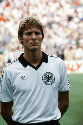 11.07.82 Italien - Deutschland Spanien, Madrid, 11.07.1982, Fussball, FIFA WM 1982 in Spanien, Finale, Italien - BRD Deutschland (DFB) (3:1): Karlheinz Förster (Deutschland).