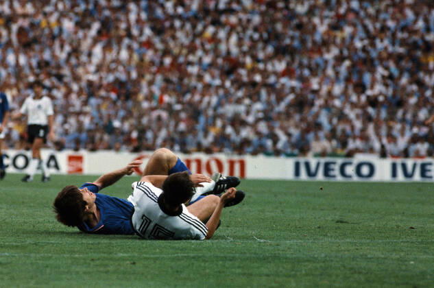 11.07.82 Italien - Deutschland Spanien, Madrid, 11.07.1982, Fussball, FIFA WM 1982 in Spanien, Finale, Italien - BRD Deutschland (DFB) (3:1): v.l. Gabriele Oriali (Italien), Uli Stielike (Deutschland).