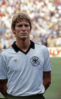 11.07.82 Italien - Deutschland Spanien, Madrid, 11.07.1982, Fussball, FIFA WM 1982 in Spanien, Finale, Italien - BRD Deutschland (DFB) (3:1): Karlheinz Förster (Deutschland).