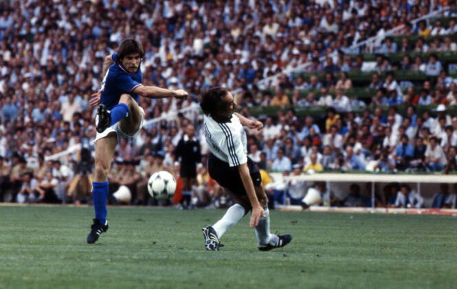 11.07.82 Italien - Deutschland Spanien, Madrid, 11.07.1982, Fussball, FIFA WM 1982 in Spanien, Finale, Italien - BRD Deutschland (DFB) (3:1): v.l. Gabriele Oriali (Italien), Uli Stielike (Deutschland).