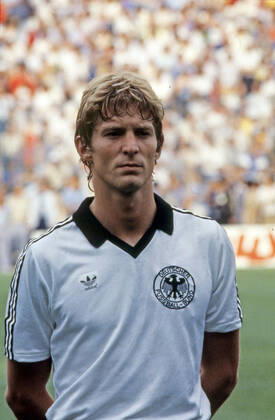 11.07.82 Italien - Deutschland Spanien, Madrid, 11.07.1982, Fussball, FIFA WM 1982 in Spanien, Finale, Italien - BRD Deutschland (DFB) (3:1): Karlheinz Förster (Deutschland).