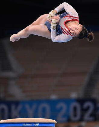 (210729) -- TOKYO, July 29, 2021 -- Sunisa Lee of the United States competes in the vault competition of the artistic gymnastics women s all-around final at the Tokyo 2020 Olympic Games, Olympische Spiele, Olympia, OS in Tokyo, Japan, July 29, 2021. ) (TOKYO2020)JAPAN-TOKYO-OLY-ARTISTIC GYMNASTICS-WOMEN S ALL-AROUND ChengxMin
