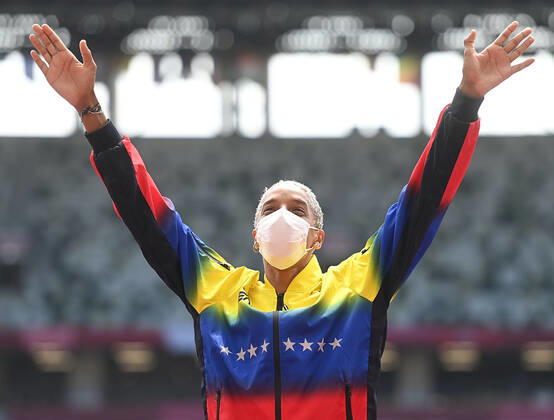 (210802) -- TOKYO, Aug. 2, 2021 -- Yulimar Rojas of Venezuela reacts during the awarding ceremony of the Women s Shot Put at the Tokyo 2020 Olympic Games, Olympische Spiele, Olympia, OS in Tokyo, Japan, Aug. 2, 2021. ) (TOKYO2020)JAPAN-TOKYO-OLY-ATHLETICS-WOMEN S TRIPLE JUMP-AWARDING CEREMONY JiaxYuchen 