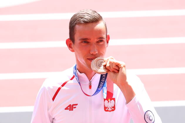 Patryk Dobek (POL), AUGUST 5, 2021 - Athletics : Bronze medalist Patryk Dobek of Poland poses during the Men s 800m Medal Ceremony during the Tokyo 2020 Olympic Games, Olympische Spiele, Olympia, OS at the National Stadium in Tokyo, Japan. Noxthirdxpartyxsales  (166463849)