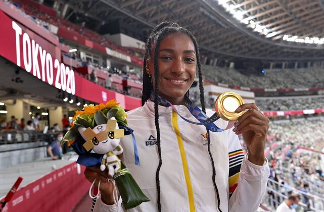 TOKYO, JAPAN - AUGUST 06 : Thiam Nafissatou (Bel) Athletics Heptathlon (Female) Gold Medal - Women s Heptathlon Podium ceremony during the Tokyo 2020 Summer Olympic Games, Olympische Spiele, Olympia, OS on August 6, 2021 in Tokyo, Japan, 06 08 2021 JO 2020 : Jeux Olympiques - JO2020 - Tokyo - 06 08 2021 PhotoNews Panoramic 