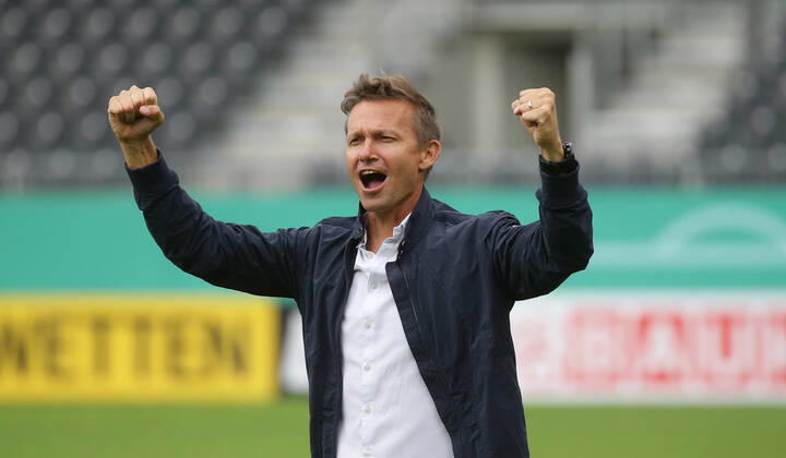 Sandhausen , Fußball DFB Pokal SV Sandhausen vs. RB Leipzig , Jesse Marsch ( Trainer Leipzig ) Gemäß den Vorgaben des DFB Deutscher Fußball Bund ist es untersagt, in dem Stadion und oder vom Spiel angefertigte Fotoaufnahmen in Form von Sequenzbildern und oder videoähnlichen Fotostrecken zu verwerten bzw. verwerten zu lassen.