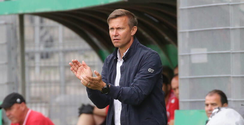 Sandhausen , Fußball DFB Pokal SV Sandhausen vs. RB Leipzig , Jesse Marsch ( Trainer Leipzig ) Gemäß den Vorgaben des DFB Deutscher Fußball Bund ist es untersagt, in dem Stadion und oder vom Spiel angefertigte Fotoaufnahmen in Form von Sequenzbildern und oder videoähnlichen Fotostrecken zu verwerten bzw. verwerten zu lassen.