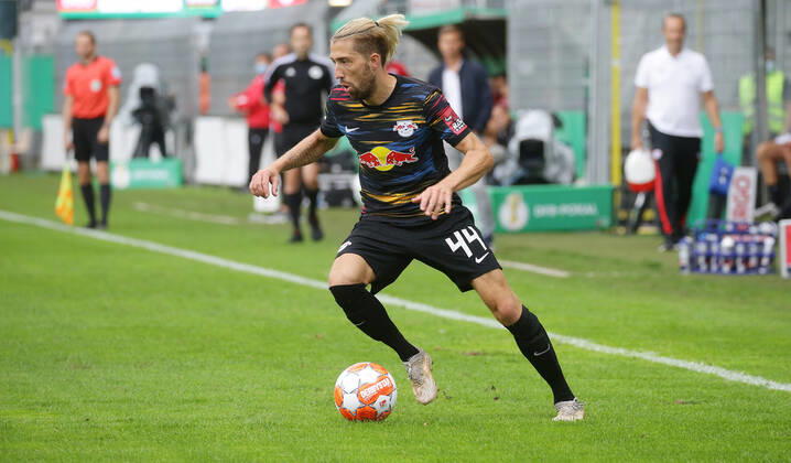 Sandhausen , Fußball DFB Pokal SV Sandhausen vs. RB Leipzig , Kevin Kampl ( Leipzig ) Gemäß den Vorgaben des DFB Deutscher Fußball Bund ist es untersagt, in dem Stadion und oder vom Spiel angefertigte Fotoaufnahmen in Form von Sequenzbildern und oder videoähnlichen Fotostrecken zu verwerten bzw. verwerten zu lassen.