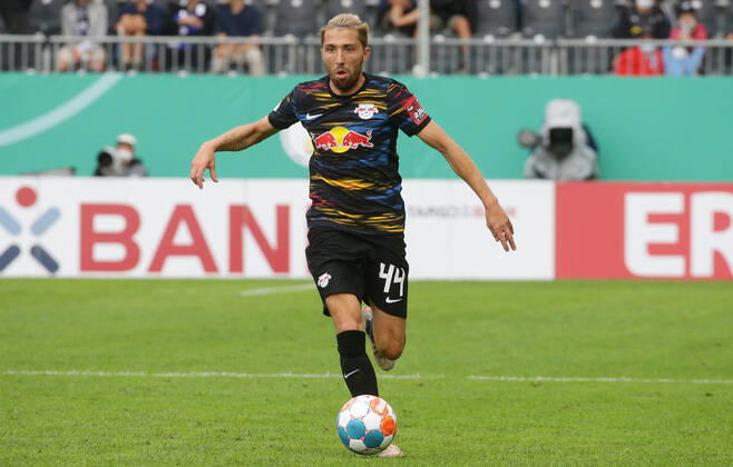 Sandhausen , Fußball DFB Pokal SV Sandhausen vs. RB Leipzig , Kevin Kampl ( Leipzig ) Gemäß den Vorgaben des DFB Deutscher Fußball Bund ist es untersagt, in dem Stadion und oder vom Spiel angefertigte Fotoaufnahmen in Form von Sequenzbildern und oder videoähnlichen Fotostrecken zu verwerten bzw. verwerten zu lassen.