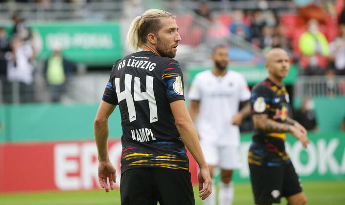 Sandhausen , Fußball DFB Pokal SV Sandhausen vs. RB Leipzig , Kevin Kampl ( Leipzig ) Gemäß den Vorgaben des DFB Deutscher Fußball Bund ist es untersagt, in dem Stadion und oder vom Spiel angefertigte Fotoaufnahmen in Form von Sequenzbildern und oder videoähnlichen Fotostrecken zu verwerten bzw. verwerten zu lassen.
