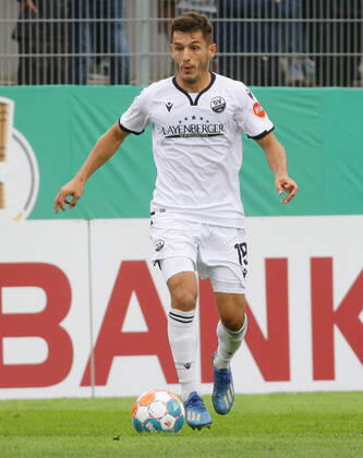 Sandhausen , Fußball DFB Pokal SV Sandhausen vs. RB Leipzig , Bashkim Ajdini ( Sandhausen ) Gemäß den Vorgaben des DFB Deutscher Fußball Bund ist es untersagt, in dem Stadion und oder vom Spiel angefertigte Fotoaufnahmen in Form von Sequenzbildern und oder videoähnlichen Fotostrecken zu verwerten bzw. verwerten zu lassen.