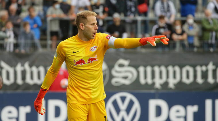 Sandhausen , Fußball DFB Pokal SV Sandhausen vs. RB Leipzig , Peter Gulacsi ( Leipzig ) Gemäß den Vorgaben des DFB Deutscher Fußball Bund ist es untersagt, in dem Stadion und oder vom Spiel angefertigte Fotoaufnahmen in Form von Sequenzbildern und oder videoähnlichen Fotostrecken zu verwerten bzw. verwerten zu lassen.