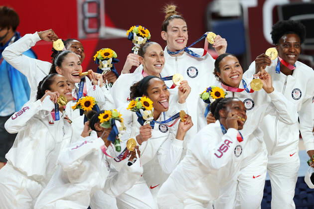 United State team group, Mannschaftsbild, Totale (USA), AUGUST 8, 2021 - Basketball : Women s Medal Ceremony during the Tokyo 2020 Olympic Games, Olympische Spiele, Olympia, OS at the Saitama Super Arena in Saitama, Japan. Noxthirdxpartyxsales  (166762536)