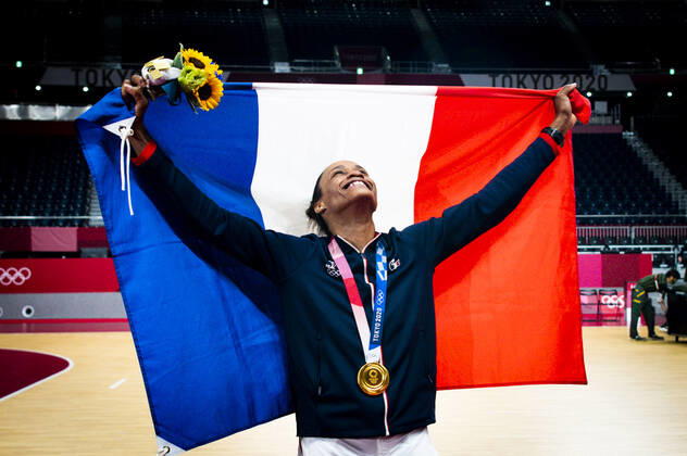 joie des joueuses de la France - medaille d or Allison Pineau (Fra) HANDBALL : Finale France vs Comite Olympique de la Russie - Jeux Olympiques - Tokyo 2020 - 08 08 2021 JBAutissier Panoramic 