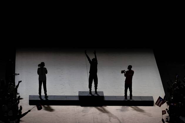 Kenyan Eliud Kipchoge (C-gold), Dutch Abdi Nageeye (R-silver) and Belgian Bashir Abdi (L-bronze) celebrate on the podium of the men s marathon during the Closing Ceremony of the Tokyo 2020 Olympic Games, Olympische Spiele, Olympia, OS at the Olympic Stadium in Tokyo, Japan, 08 August 2021. Tokyo 2020 Olympic Games - Closing Ceremony !ACHTUNG: NUR REDAKTIONELLE NUTZUNG!  Copyright: xKaixFoersterlingx EVE9687 20210808-fcff68ce07d79f60a58e55f6068ee6b69e31c248