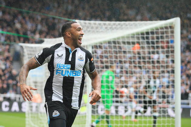 Football - Premier League - Newcastle United v West Ham United 15th August 2021 - Premier League - Newcastle United v West Ham United - Callum Wilson of Newcastle United celebrates after scoring their 1st goal - Photo: Simon Stacpoole Offside. Newcastle-upon-Tyne UK Copyright: xSimonxStacpoolexOffside
