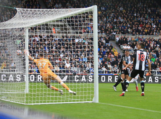 Football - Premier League - Newcastle United v West Ham United 15th August 2021 - Premier League - Newcastle United v West Ham United - Newcastle United goalkeeper Freddie Woodman is beaten for the second West Ham goal - Photo: Simon Stacpoole Offside. Newcastle-upon-Tyne UK Copyright: xSimonxStacpoolexOffside