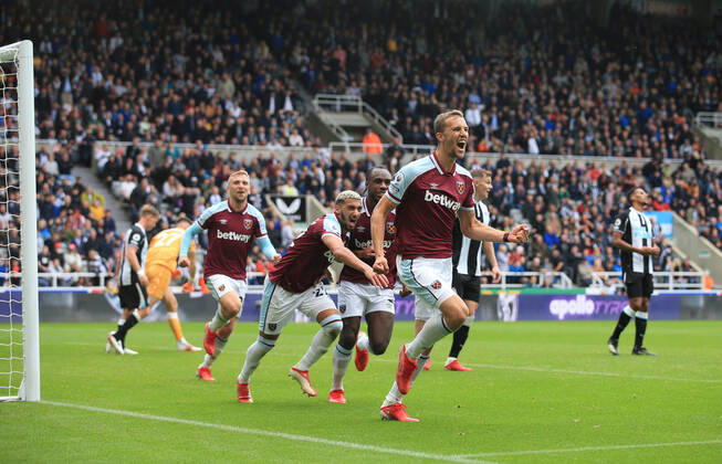 Football - Premier League - Newcastle United v West Ham United 15th August 2021 - Premier League - Newcastle United v West Ham United - Tomas Soucek of West Ham United celebrates after scoring the third goal for his team - Photo: Simon Stacpoole Offside. Newcastle-upon-Tyne UK Copyright: xSimonxStacpoolexOffside