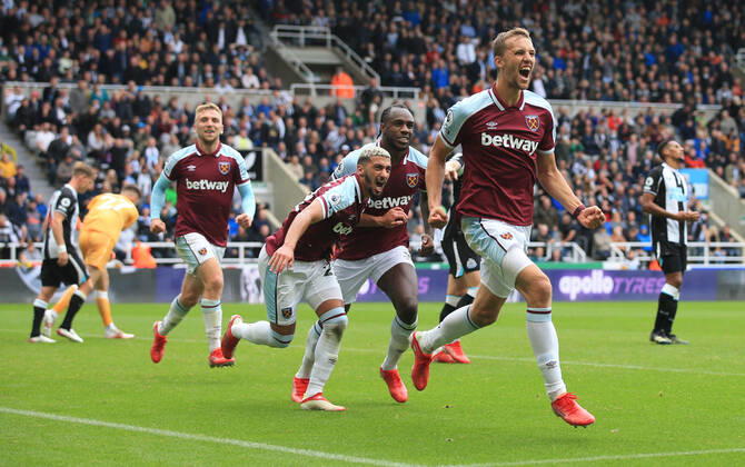 Football - Premier League - Newcastle United v West Ham United 15th August 2021 - Premier League - Newcastle United v West Ham United - Tomas Soucek of West Ham United celebrates after scoring the third goal for his team - Photo: Simon Stacpoole Offside. Newcastle-upon-Tyne UK Copyright: xSimonxStacpoolexOffside