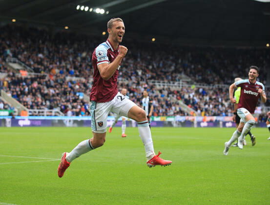 Football - Premier League - Newcastle United v West Ham United 15th August 2021 - Premier League - Newcastle United v West Ham United - Tomas Soucek of West Ham United celebrates after scoring the third goal for his team - Photo: Simon Stacpoole Offside. Newcastle-upon-Tyne UK Copyright: xSimonxStacpoolexOffside