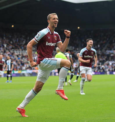 Football - Premier League - Newcastle United v West Ham United 15th August 2021 - Premier League - Newcastle United v West Ham United - Tomas Soucek of West Ham United celebrates after scoring the third goal for his team - Photo: Simon Stacpoole Offside. Newcastle-upon-Tyne UK Copyright: xSimonxStacpoolexOffside