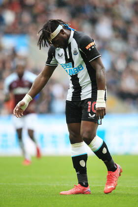 Football - Premier League - Newcastle United v West Ham United 15th August 2021 - Premier League - Newcastle United v West Ham United - Allan Saint-Maximin of Newcastle United looks dejected - Photo: Simon Stacpoole Offside. Newcastle-upon-Tyne UK Copyright: xSimonxStacpoolexOffside