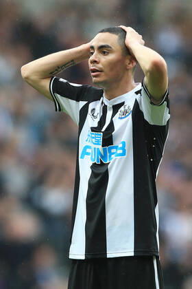 Football - Premier League - Newcastle United v West Ham United 15th August 2021 - Premier League - Newcastle United v West Ham United - Miguel Almiron of Newcastle United looks dejected - Photo: Simon Stacpoole Offside. Newcastle-upon-Tyne UK Copyright: xSimonxStacpoolexOffside