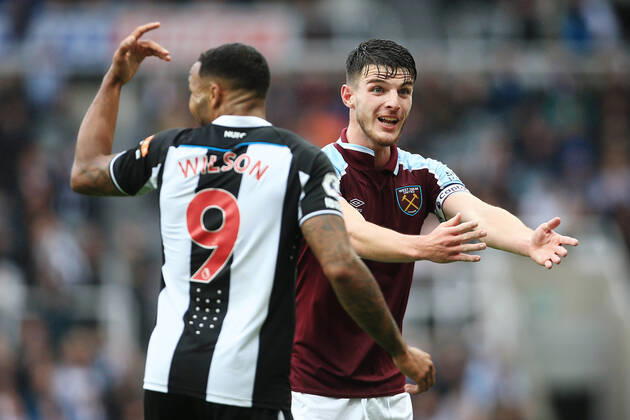 Football - Premier League - Newcastle United v West Ham United 15th August 2021 - Premier League - Newcastle United v West Ham United - Declan Rice of West Ham United gestures - Photo: Simon Stacpoole Offside. Newcastle-upon-Tyne UK Copyright: xSimonxStacpoolexOffside