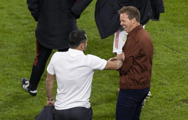 Schlussjubel: Sportdirektor Hasan Salihamidzic und Trainer Julian Nagelsmann (Muenchen) Borussia Dortmund - Bayern München 17.08.2021, Fussball, 1. Bundesliga, Saison 2021 22 Foto: Moritz Müller