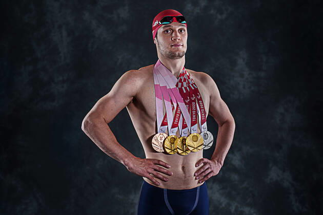 Bilder des Jahres 2021, Sport 09 September Sport Themen der Woche KW35 Sport Bilder des Tages September 2, 2021, Tokyo, Japan: Reece Dunn GBR, three time gold medal winner and five time medalist in the Swimming T14 events, poses for a portrait during the Tokyo 2020 Paralympic Games, Tokyo, Japan, Friday 03 September 2021. Photo: OIS Bob Martin. Handout image supplied by OIS IOC Tokyo Japan - ZUMAz03_ 20210903_skp_z03_833 Copyright: xBobxMartin OISx