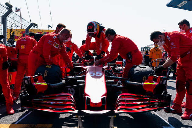 F1 Grand Prix of the Netherlands 55 Carlos Sainz (ESP, Scuderia Ferrari Mission Winnow), F1 Grand Prix of the Netherlands at Circuit Zandvoort on September 5, 2021 in Zandvoort, Netherlands. (Photo by COLOMBO IMAGES FIA Pool via HOCH ZWEI) Zandvoort Netherlands Poolfoto HOCH ZWEI Pool COLOMBO IMAGES ,EDITORIAL USE ONLY