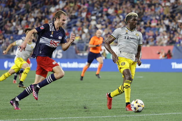FOXBOROUGH, MA - SEPTEMBER 18: Columbus Crew forward Gyasi Zardes (11) chased by New England Revolution defender Henry Kessler (4) during a match between the New England Revolution and the Columbus Crew SC on September 18, 2021, at Gillette Stadium in Foxborough, Massachusetts. (Photo by Fred Kfoury III Icon Sportswire) SOCCER: SEP 18 MLS, Fussball Herren, USA - Columbus Crew SC at New England Revolution Icon482210918026