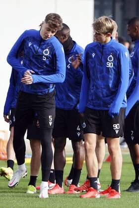WESTKAPELLE, BELGIUM - OCTOBER 18 : Jack Hendry defender of Club Brugge and Charles De Ketelaere midfielder of Club Brugge during a training session, ahead of the UEFA Champions League match against Manchester City, at the Belfius Basecamp on October 18, 2021 in Westkapelle, Belgium, 18 10 2021 ( Club Brugge v Manchester City - UEFA Champions League - media activities PhotoNews Panoramic