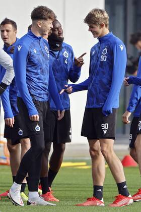 WESTKAPELLE, BELGIUM - OCTOBER 18 : Jack Hendry defender of Club Brugge and Charles De Ketelaere midfielder of Club Brugge during a training session, ahead of the UEFA Champions League match against Manchester City, at the Belfius Basecamp on October 18, 2021 in Westkapelle, Belgium, 18 10 2021 ( Club Brugge v Manchester City - UEFA Champions League - media activities PhotoNews Panoramic