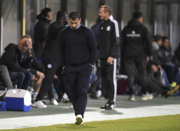 26.10.2021, Fussball DFB-Pokal 2021 2022, 2.Runde, TSV 1860 München - FC Schalke 04, im Grünwalder Stadion. Trainer Dimitrios Grammozis (Schalke 04)