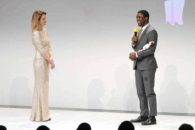 Clarence Seedorf im Talk mit Katrin Müller-Hohenstein Fußball Gala Deutscher Fußball-Kulturpreis 2021 Nürnberg Copyright: xZichyx Eibner-Pressefotox EP_rzy