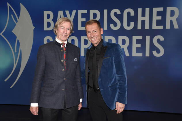 Prinz Leopold von Bayern und Markus Othmer bei der 20. Verleihung des Bayerischen Sportpreises 2021 in der BMW-Welt München. München, 06.11.2021