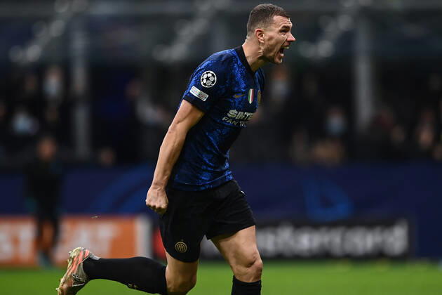 Db Milano 24 11 2021 - Champions League Inter-Shakhtar Donetsk foto Daniele Buffa Image nella foto: esultanza gol Edin Dzeko