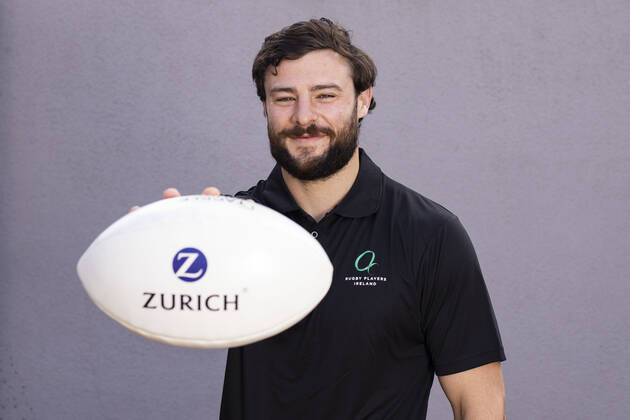 Rugby, Fotoshooting mit Player of the Year Award Gewinner Robbie Henshaw und Dorothy Wall *UNDER STRICT EMBARGO UNTIL FRIDAY DECEMBER 3RD AT 15:00PM* EDITORIAL USE ONLY 2021 Zurich Men™s & Women s Players™ Player of the Year Award Winners Announced 3 12 2021 Pictured is Robbie Henshaw who today was announced at the winner of the 2021 Zurich Men™s Players™ Player of the Year Award. Henshaw™s form last season saw him nominated for the Six Nations Player of the Tournament, while he was also a central feature of the Lions tour to South Africa in the summer. He wins the award ahead of Connacht™s Tom Daly and his fellow Lions tourists Tadhg Beirne and Iain Henderson. Robbie Henshaw 3 12 2021  Copyright: x INPHO TommyxDicksonx B48I9856