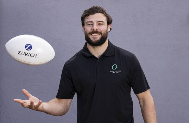 Rugby, Fotoshooting mit Player of the Year Award Gewinner Robbie Henshaw und Dorothy Wall *UNDER STRICT EMBARGO UNTIL FRIDAY DECEMBER 3RD AT 15:00PM* EDITORIAL USE ONLY 2021 Zurich Men™s & Women s Players™ Player of the Year Award Winners Announced 3 12 2021 Pictured is Robbie Henshaw who today was announced at the winner of the 2021 Zurich Men™s Players™ Player of the Year Award. Henshaw™s form last season saw him nominated for the Six Nations Player of the Tournament, while he was also a central feature of the Lions tour to South Africa in the summer. He wins the award ahead of Connacht™s Tom Daly and his fellow Lions tourists Tadhg Beirne and Iain Henderson. Robbie Henshaw 3 12 2021  Copyright: x INPHO TommyxDicksonx B48I9863