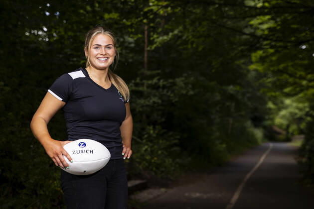 Rugby, Fotoshooting mit Player of the Year Award Gewinner Robbie Henshaw und Dorothy Wall *UNDER STRICT EMBARGO UNTIL FRIDAY DECEMBER 3RD AT 15:00PM* EDITORIAL USE ONLY 2021 Zurich Men™s & Women s Players™ Player of the Year Award Winners Announced 3 12 2021 Pictured is Dorothy Wall who today was announced as 2021 Zurich Women™s Players™ Player of the Year and was also named the Whoop Women™s Young Player of the Year which was being awarded for the first time. Wall wins both awards after being chosen as the standout performer in both categories by her fellow players. Wall was one of Ireland™s most impressive players as they finished third in last season™s Women™s Six Nations. Dorothy Wall 3 12 2021  Copyright: x INPHO TommyxDicksonx B48I9938