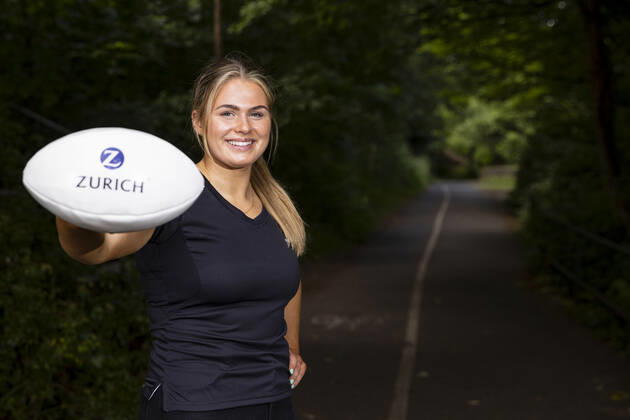 Rugby, Fotoshooting mit Player of the Year Award Gewinner Robbie Henshaw und Dorothy Wall *UNDER STRICT EMBARGO UNTIL FRIDAY DECEMBER 3RD AT 15:00PM* EDITORIAL USE ONLY 2021 Zurich Men™s & Women s Players™ Player of the Year Award Winners Announced 3 12 2021 Pictured is Dorothy Wall who today was announced as 2021 Zurich Women™s Players™ Player of the Year and was also named the Whoop Women™s Young Player of the Year which was being awarded for the first time. Wall wins both awards after being chosen as the standout performer in both categories by her fellow players. Wall was one of Ireland™s most impressive players as they finished third in last season™s Women™s Six Nations. Dorothy Wall 3 12 2021  Copyright: x INPHO TommyxDicksonx B48I9944
