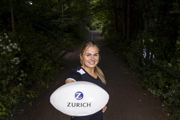 Rugby, Fotoshooting mit Player of the Year Award Gewinner Robbie Henshaw und Dorothy Wall *UNDER STRICT EMBARGO UNTIL FRIDAY DECEMBER 3RD AT 15:00PM* EDITORIAL USE ONLY 2021 Zurich Men™s & Women s Players™ Player of the Year Award Winners Announced 3 12 2021 Pictured is Dorothy Wall who today was announced as 2021 Zurich Women™s Players™ Player of the Year and was also named the Whoop Women™s Young Player of the Year which was being awarded for the first time. Wall wins both awards after being chosen as the standout performer in both categories by her fellow players. Wall was one of Ireland™s most impressive players as they finished third in last season™s Women™s Six Nations. Dorothy Wall 3 12 2021  Copyright: x INPHO TommyxDicksonx B48I9953